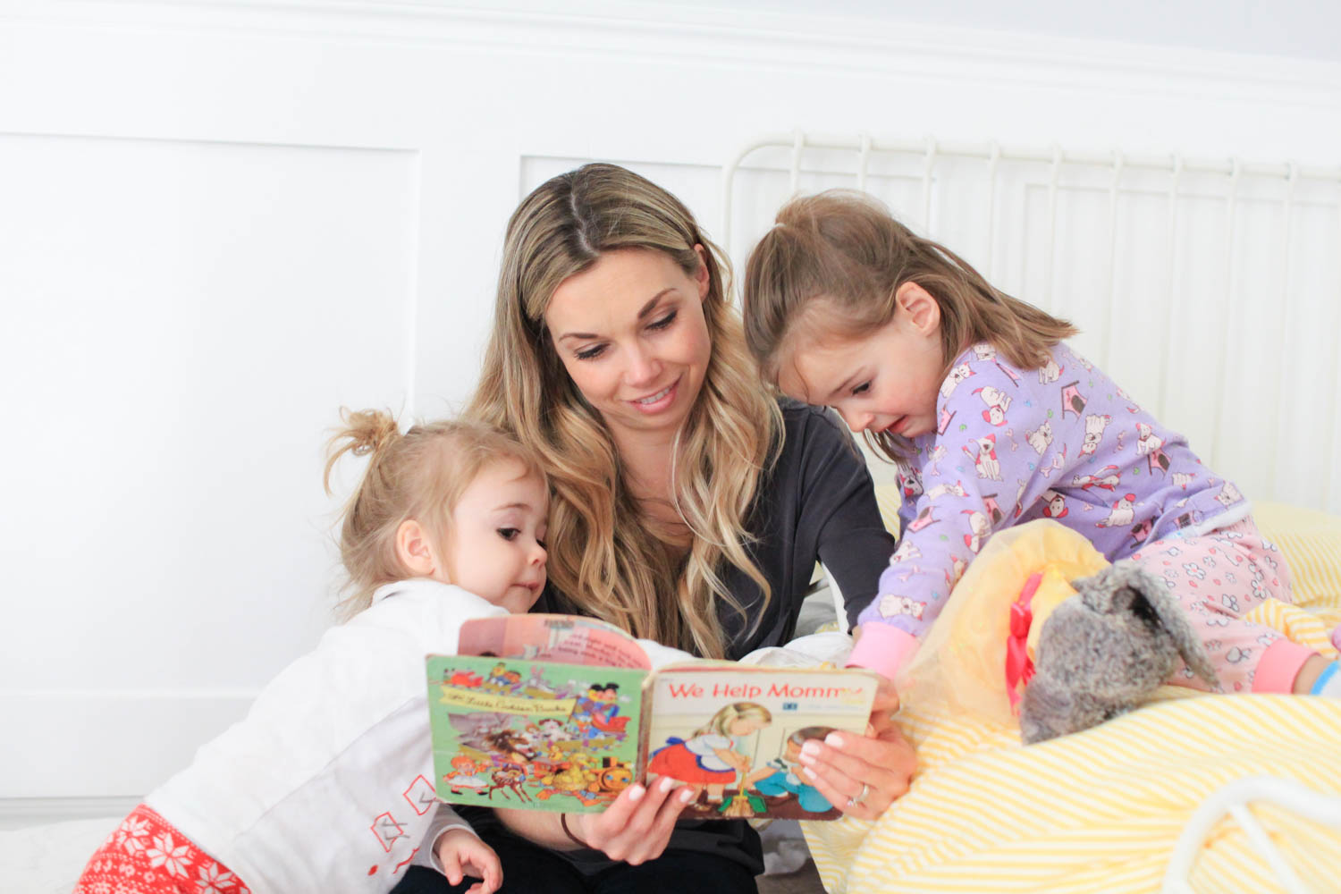 mother reading to children