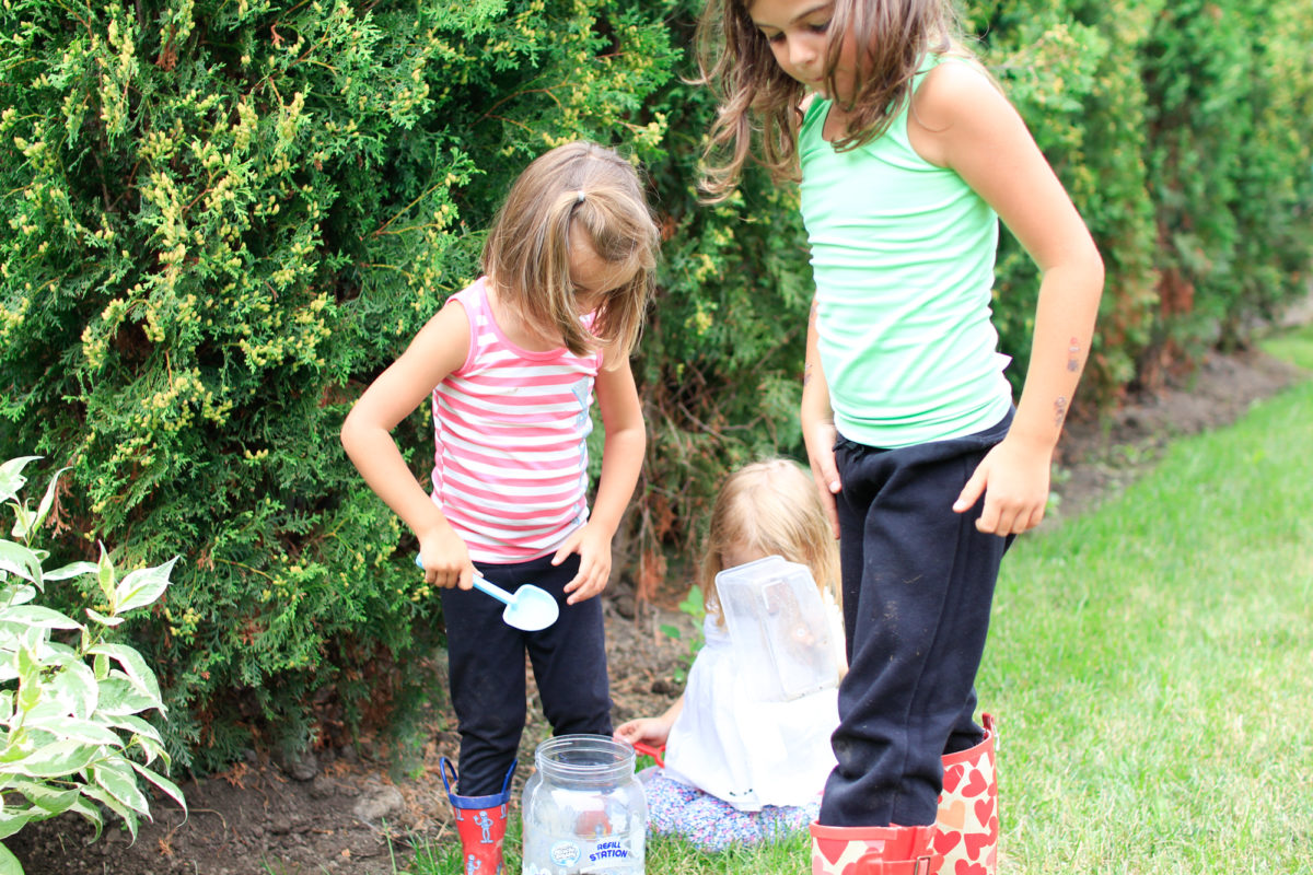 Weekend clothes vs daycare and school clothes for my four kids – how I separate the two 